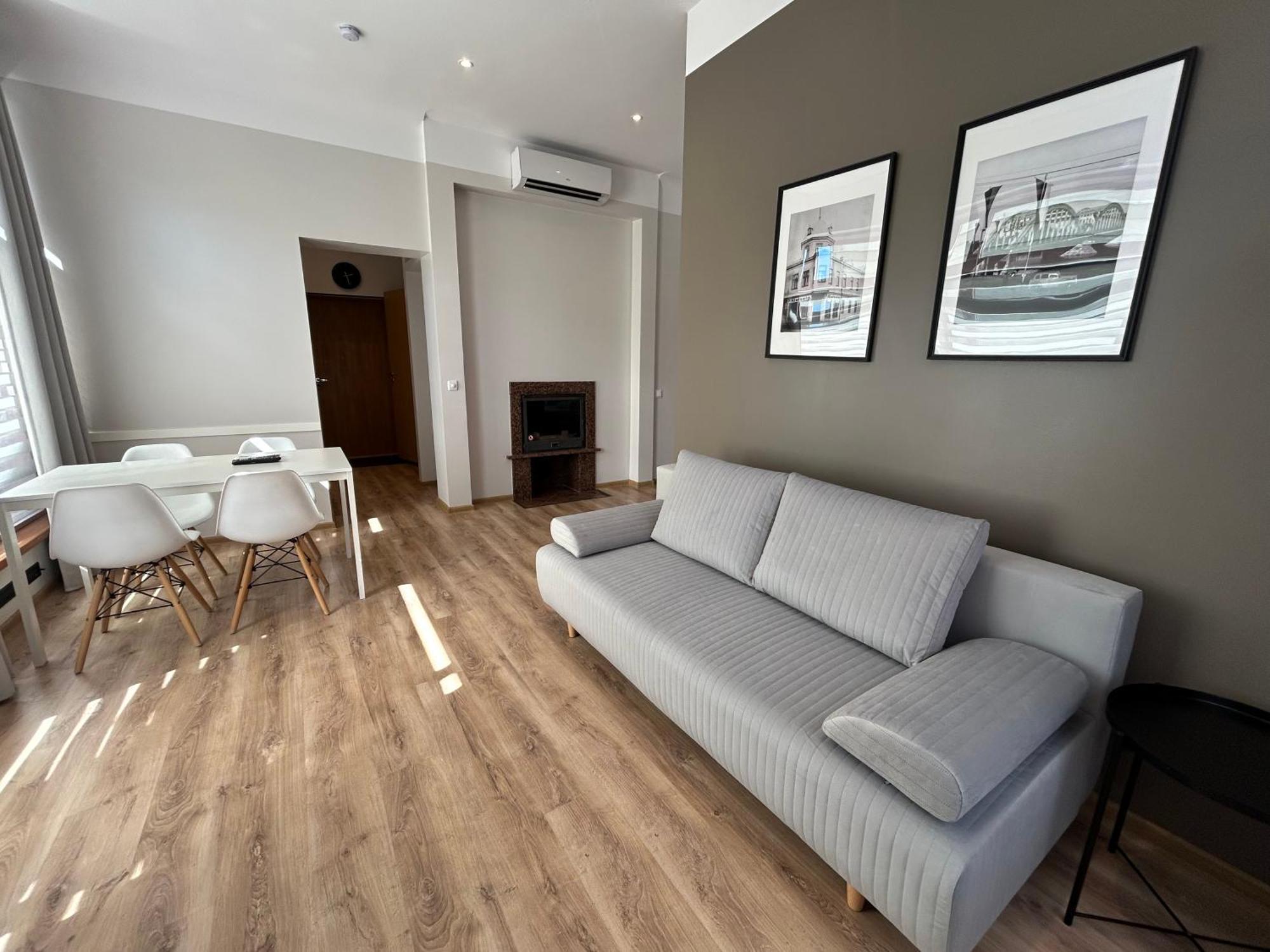 Jon'S 2 Apartments 페르누 외부 사진